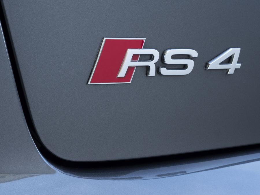 Логотип Audi RS4 Avant (B7, 8E) 2006 года  (UK) (фото 8 из 9)